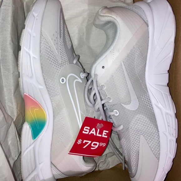 Brand new Nike alphina 5000. (With box and tags) - Picture 3 of 5